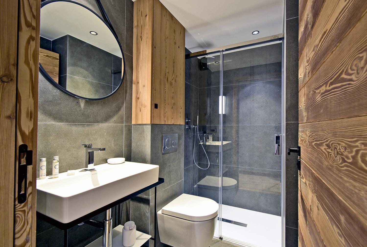apartment-isba-003-barnes-meribel-bathroom-1453381