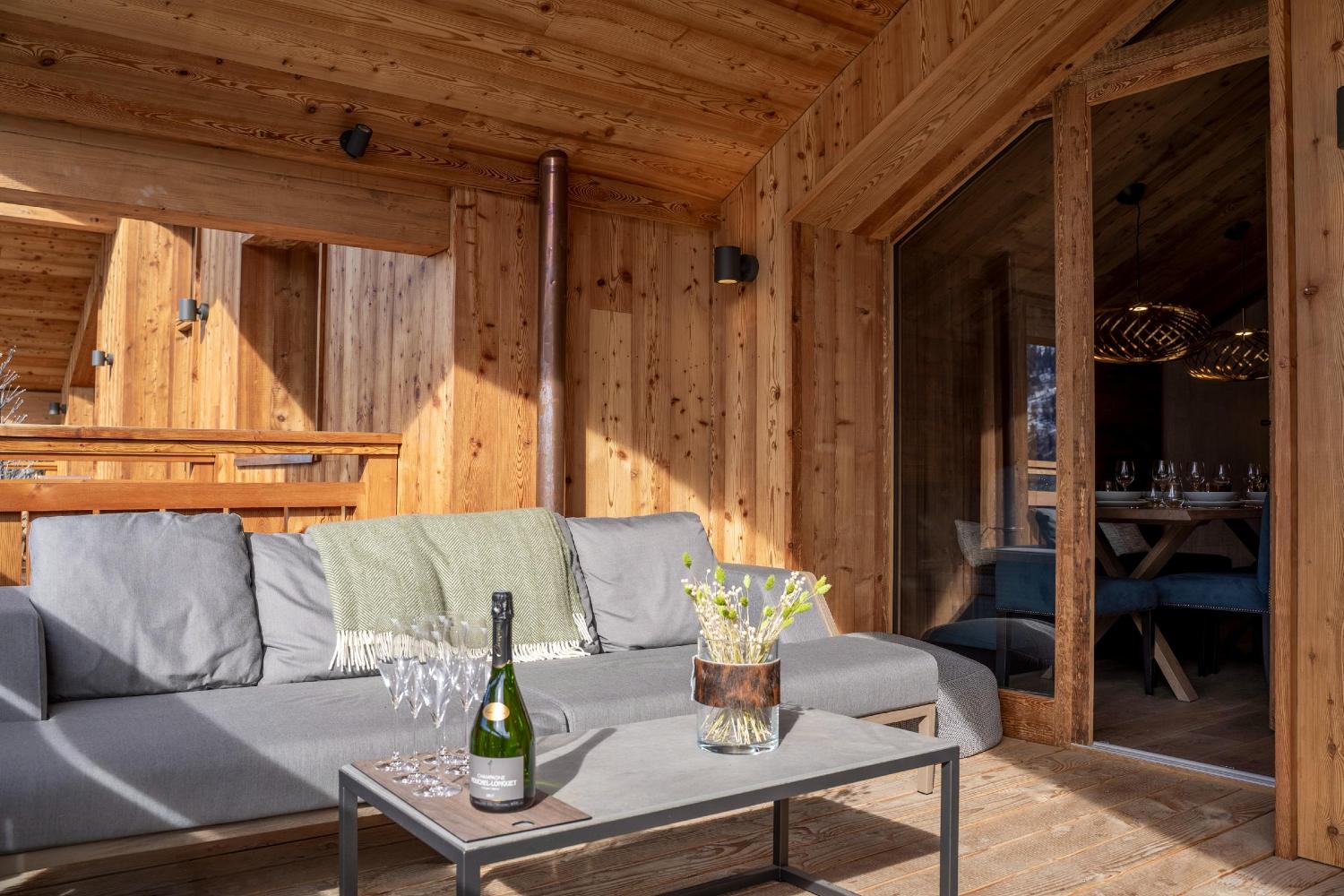 apartment-isba-302-barnes-meribel-balcony-1453457