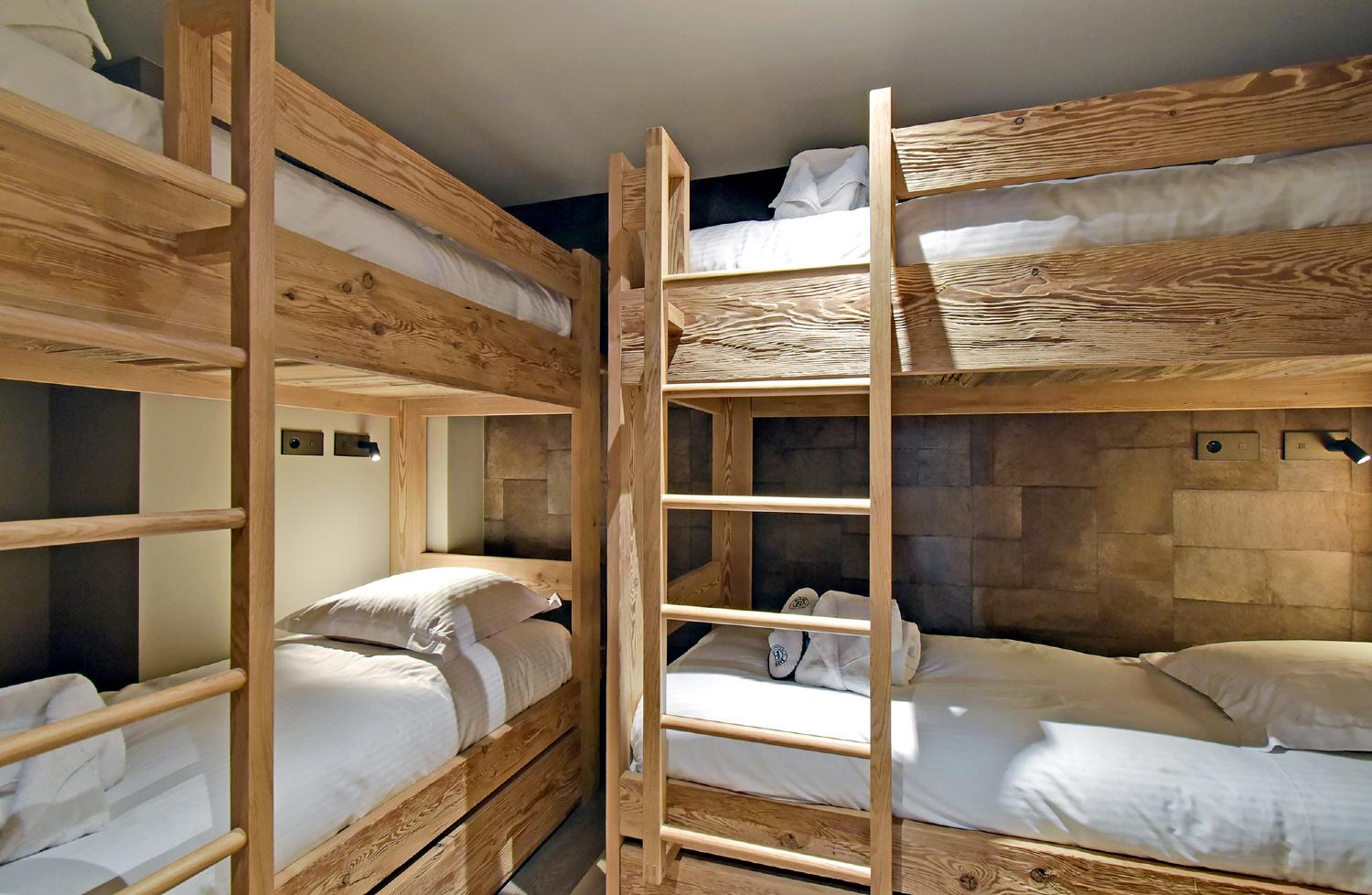 apartment-les-bosses-vdo-meribel-bedroom-2-1453820