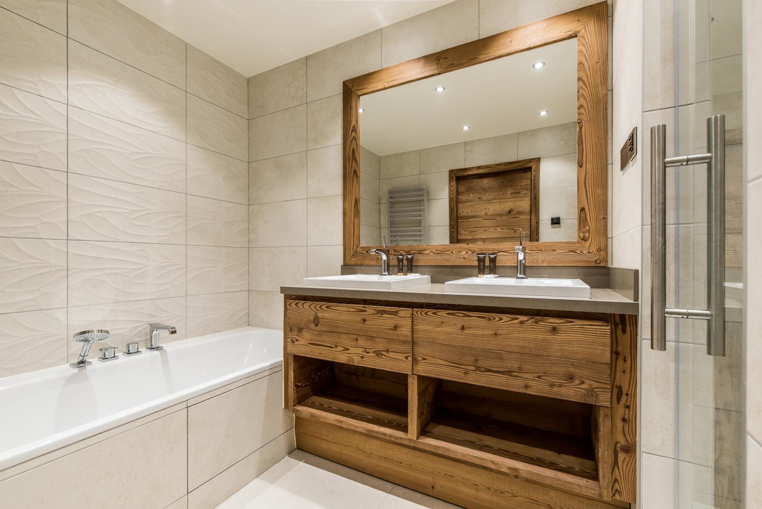 apartment-makalu-yeti-meribel-bathroom-2-1453638