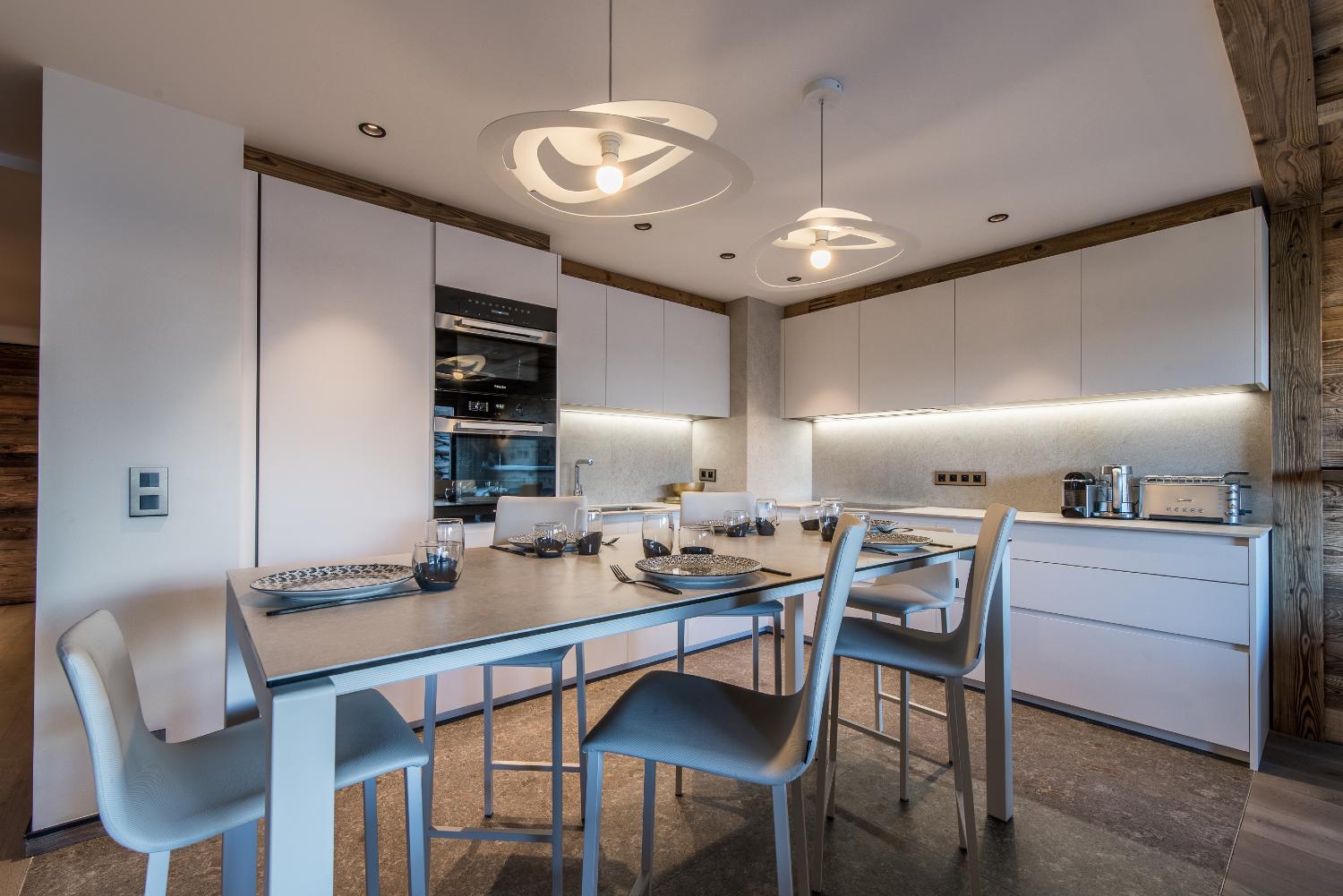 apartment-malou-lgcdp-meribel-dining-area-1454131