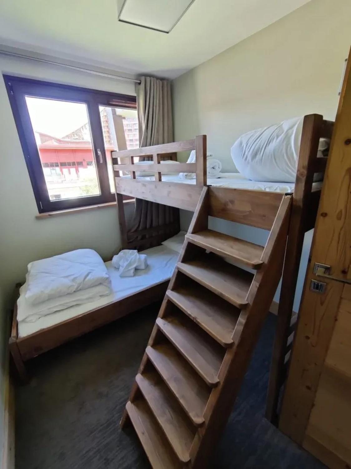 app3-6p-source-arc-2-1063690