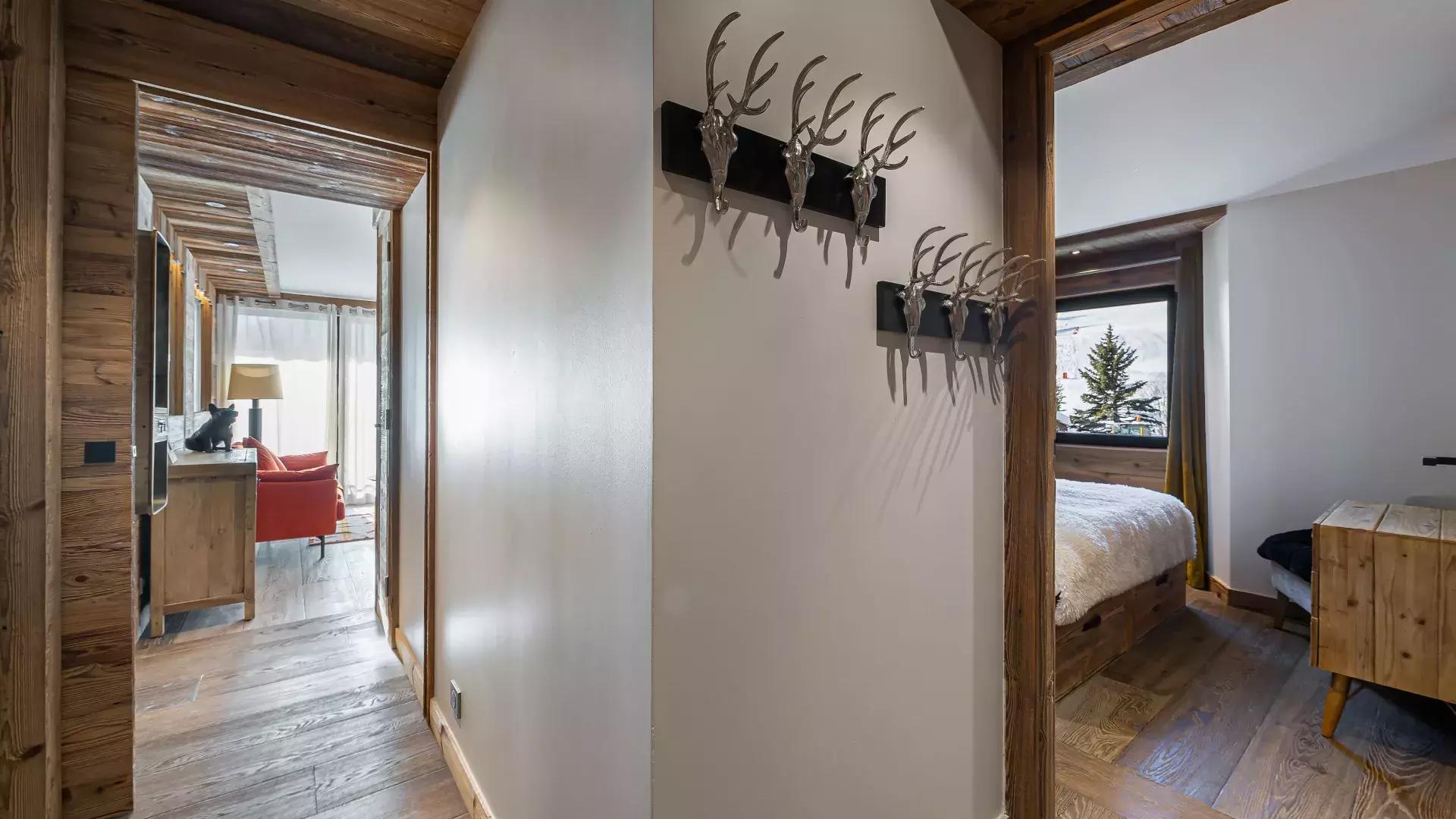 appartement-blanchot-2-location-chalets-covarel-val-disere-alpes-france-entree-jpg-1450525