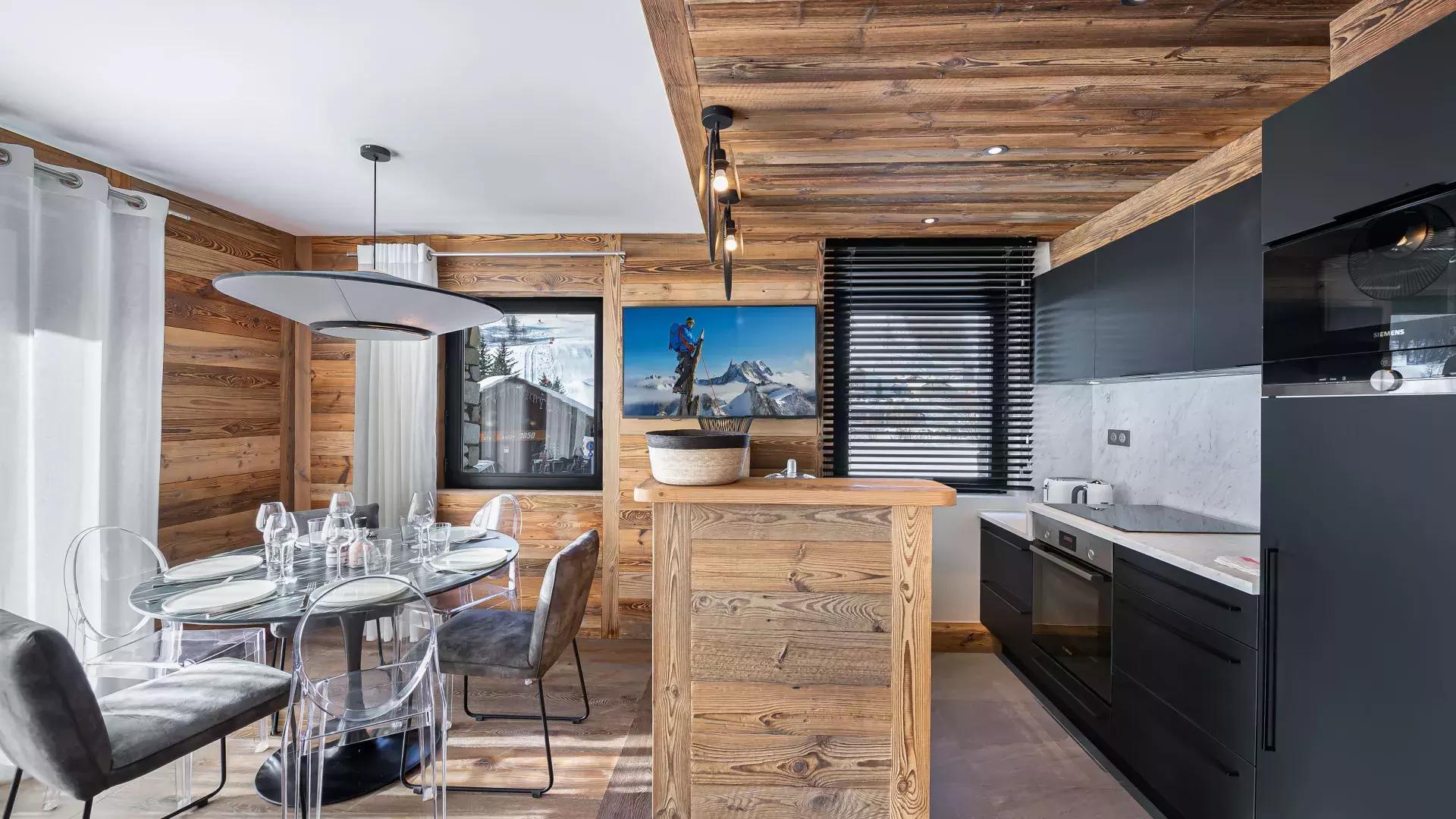 appartement-blanchot-3-location-chalets-covarel-val-disere-alpes-france-salle-a-manger-jpg-1450527