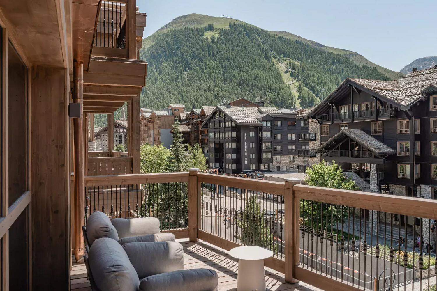 appartement-pistini-balcon-1-chalets-val-d-isere-covarel-jpg-1467378
