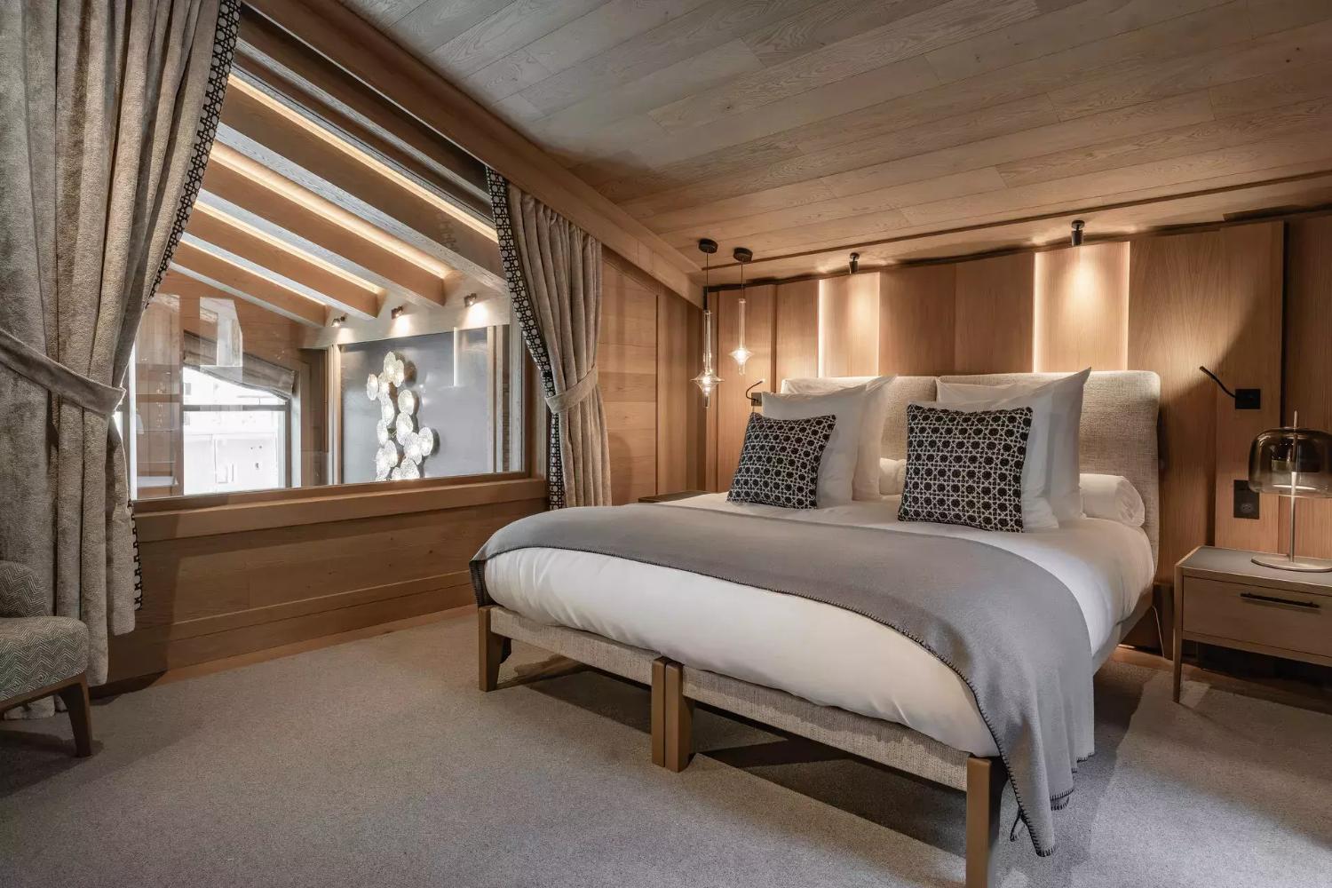 appartement-pistini-chambre-01-1-chalets-val-d-isere-covarel-jpg-1467377