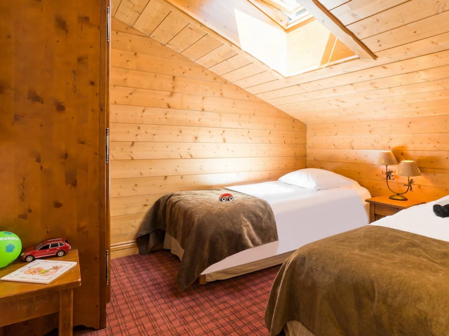 avp001-les-alpages-de-chantel-les-arcs-bedroom-1458816