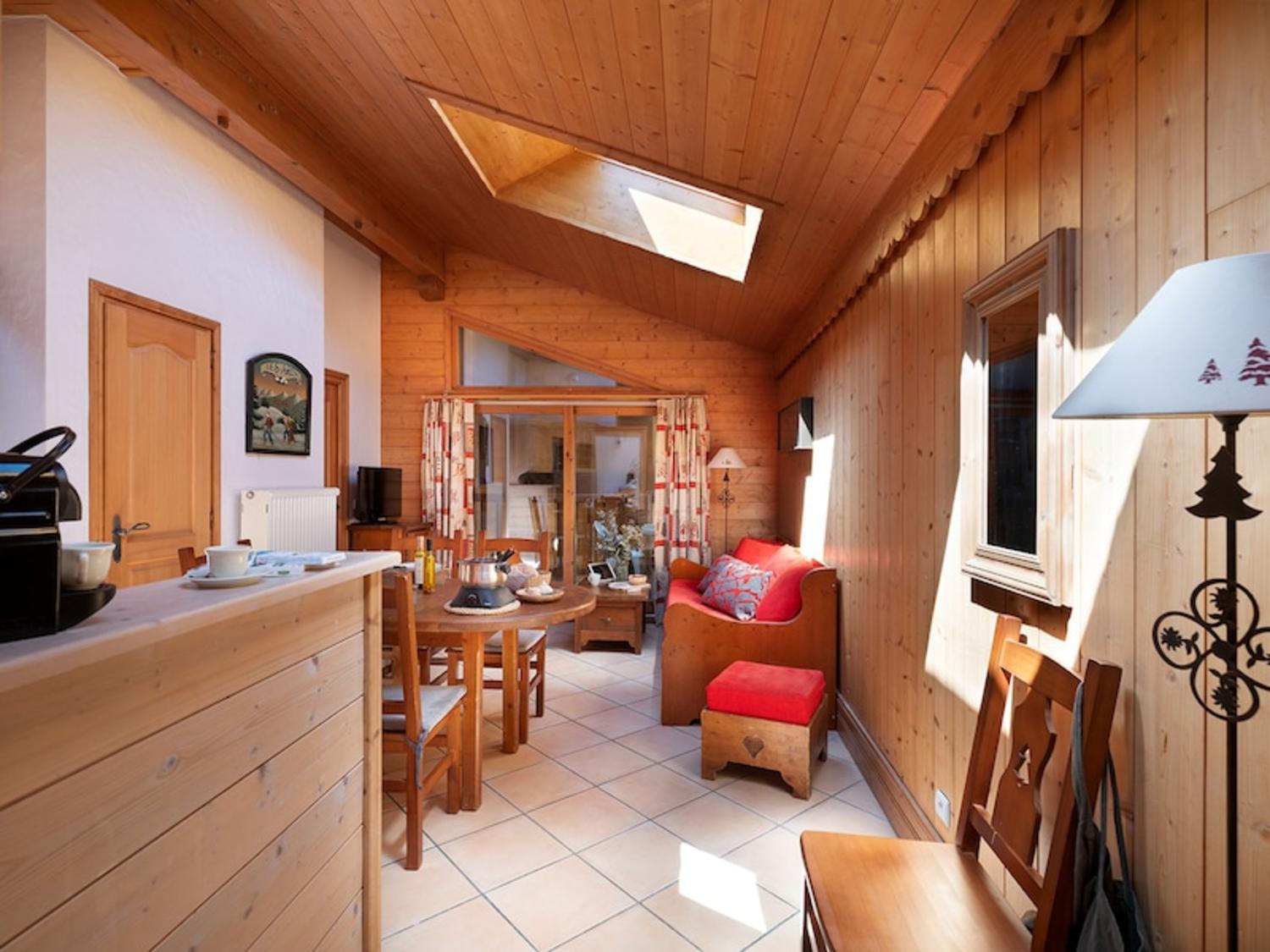 avp005-les-alpages-de-chantel-les-arcs-dining-area-1458798