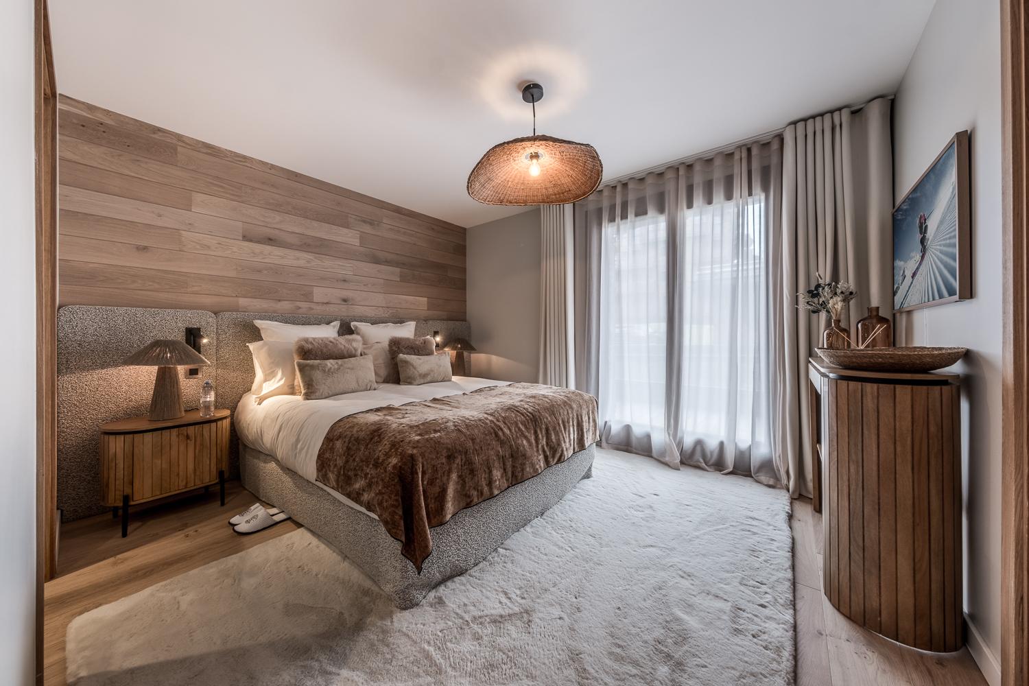 b3b6e2b9-9103-41b0-a3a5-7a8c92f69919-1451345