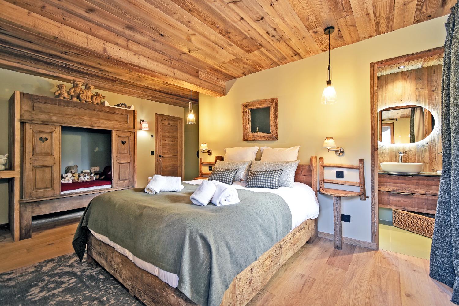 b5e178fe-6093-4a6f-b836-e41472629b72-1451004