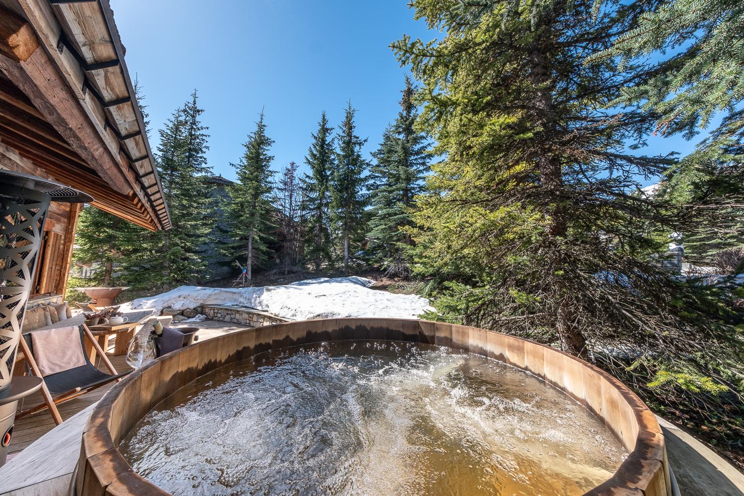 ba8bed9c-2c5c-43e8-a356-e1482d8745f5-1451635