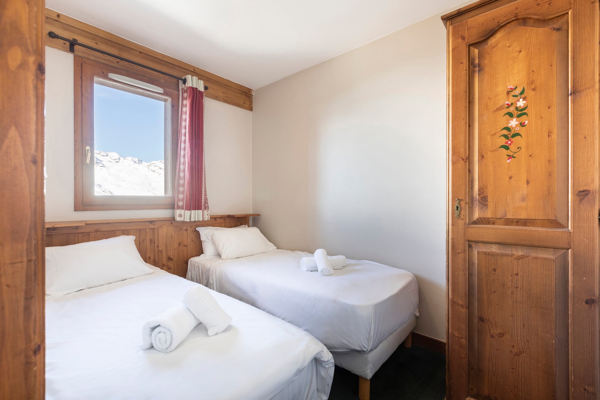 balcons-vt-apt2-val-thorens-bedroom-1462519
