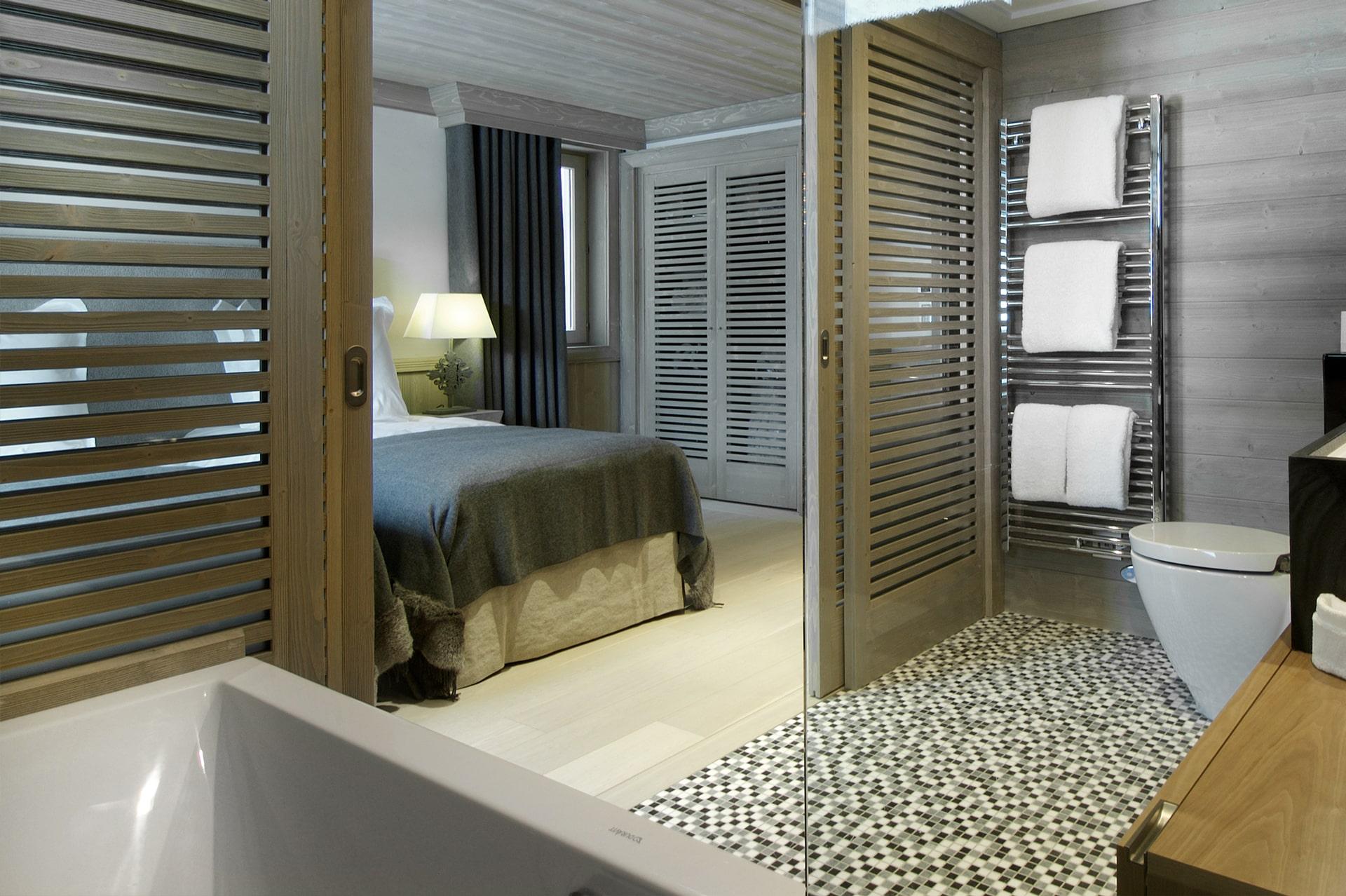 black-pearl-val-d-isere-5-bedroom-chalet-en-suite-bedroom-1452087