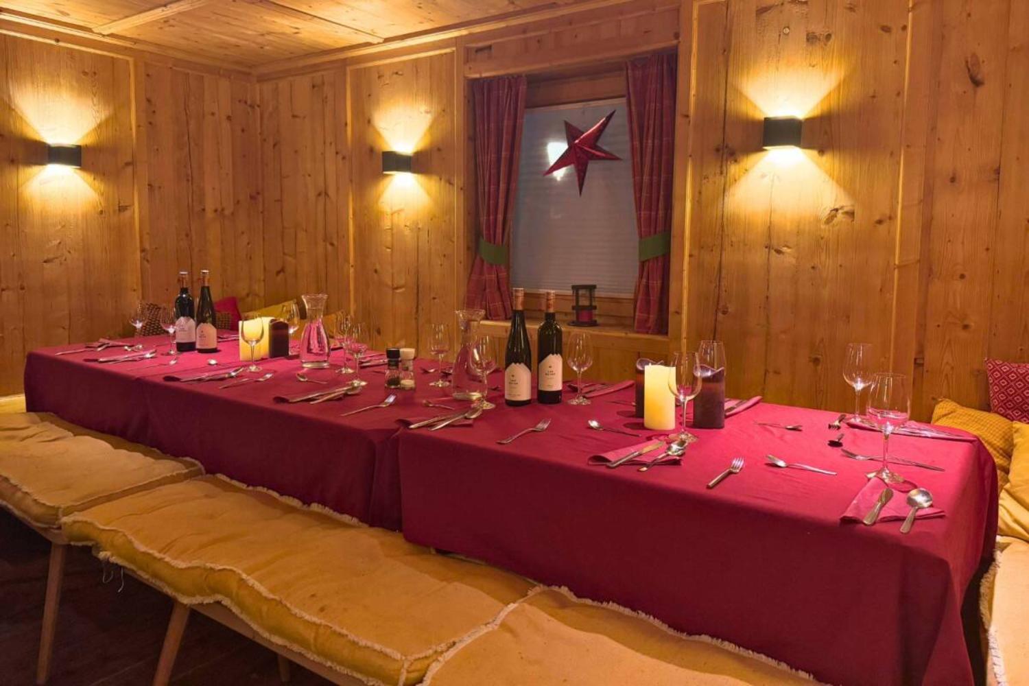 catered-chalet-dorferhaus-gerlos-dinertafel-scalewidthwzeymdbd-1466925