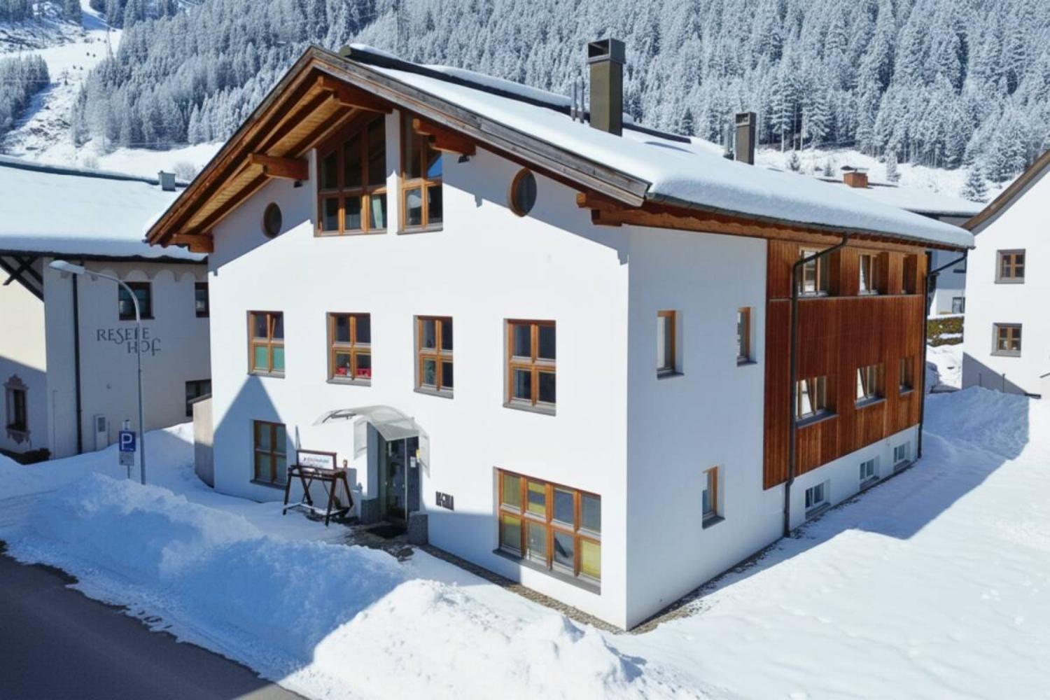 catered-chalet-regina-sankt-anton-aanzicht-1462477