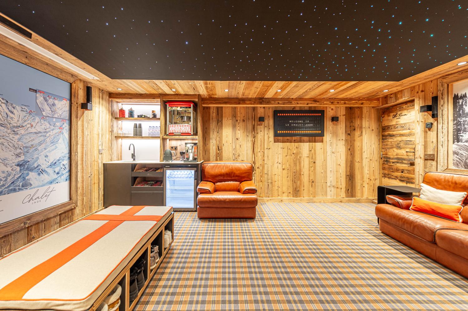 cfd8e1b7-a72b-4c42-a4df-5f05647d8935-1451657