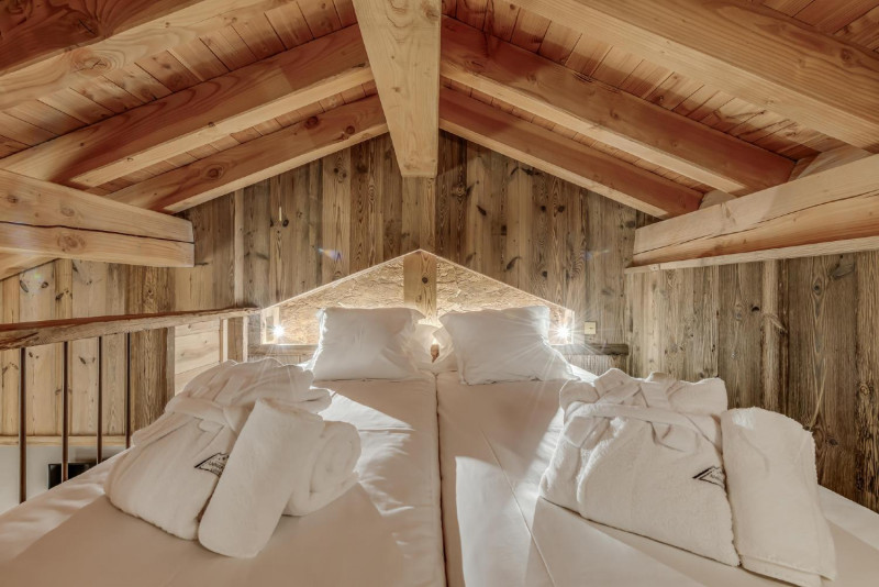 chalet-annapurna-luxury-5-bedrooms-with-hot-tub-sauna-12-1464627