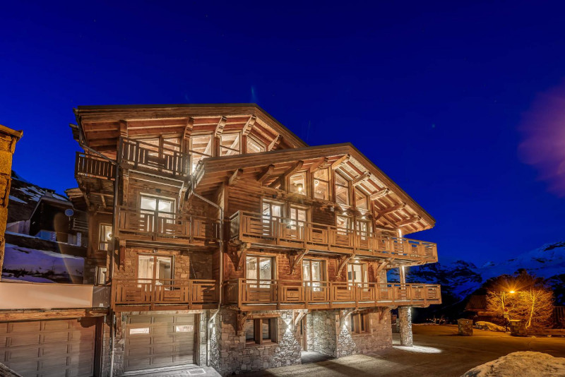 chalet-annapurna-luxury-5-bedrooms-with-hot-tub-sauna-16-1464631