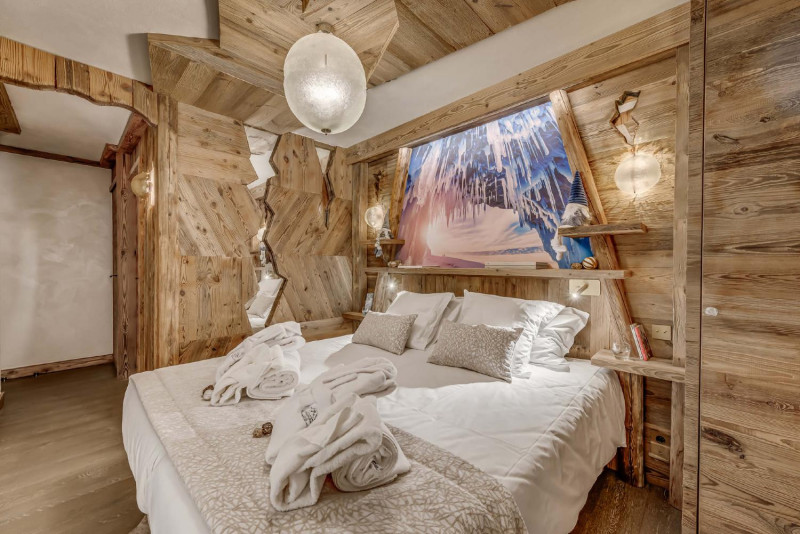 chalet-annapurna-luxury-5-bedrooms-with-hot-tub-sauna-2-1464617