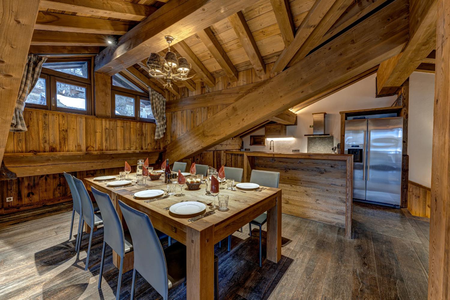 chalet-blackcomb-02-1469319