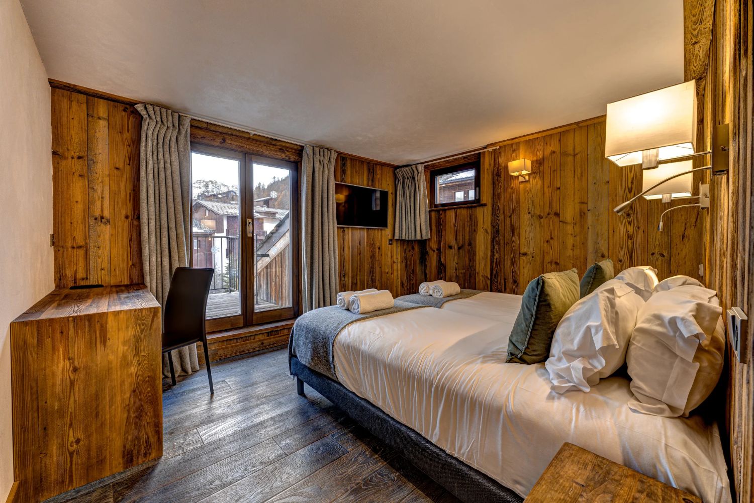chalet-blackcomb-03-1469320