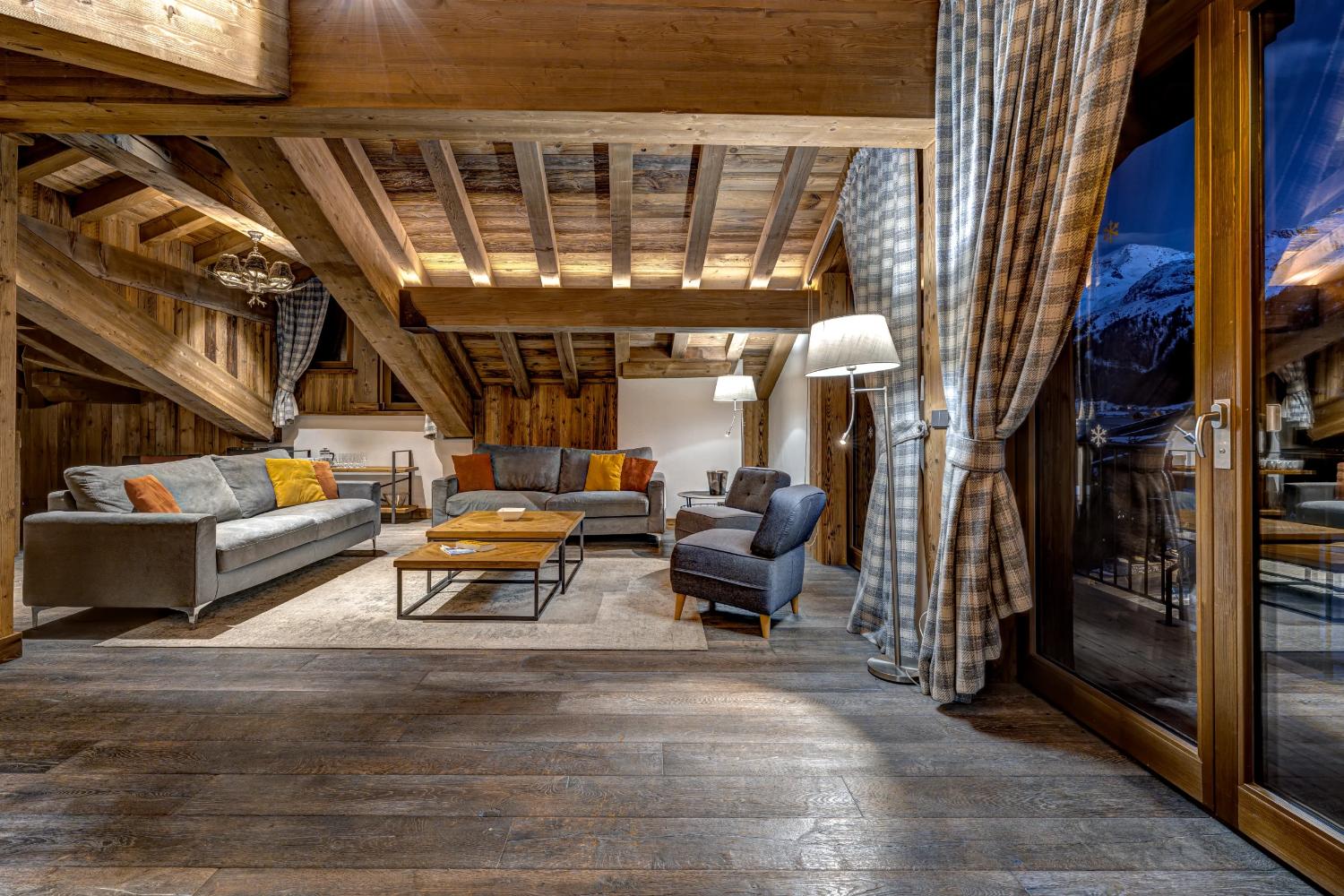 chalet-blackcomb-08-1469325