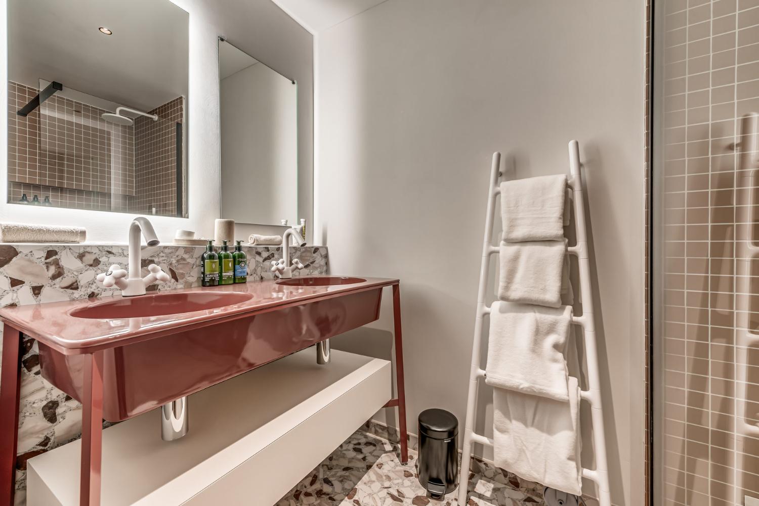 chalet-des-legendes-ref-b13-12-people-5-bedrooms-center-west-val-d-is-re-23-1464575