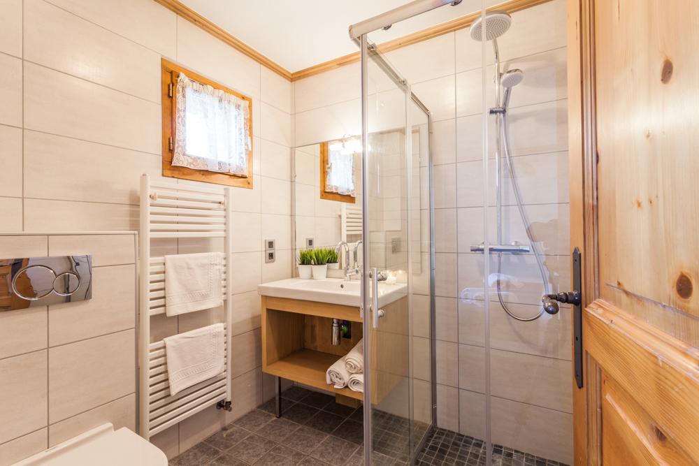 chalet-foehn-meribel-bathroom-3-1453094