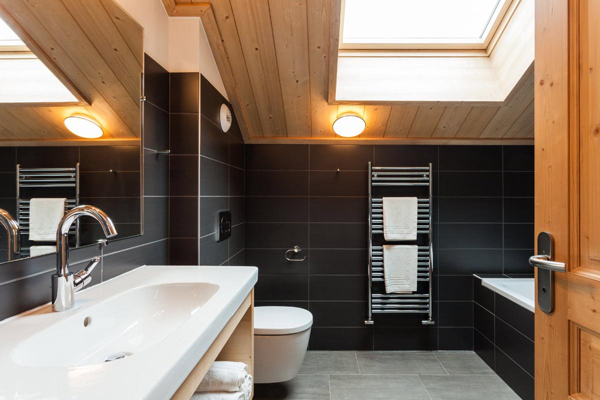 chalet-l-erine-meribel-bathroom-1453198