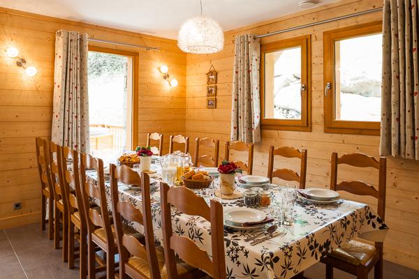 chalet-l-erine-meribel-living-room-1453206