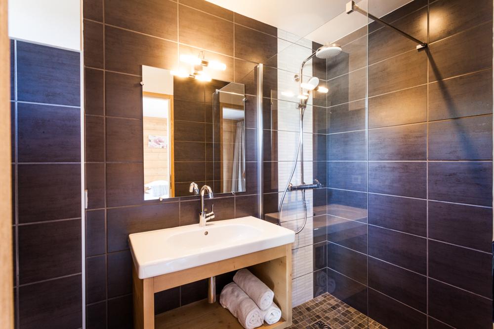 chalet-les-sauges-meribel-bathroom-2-1453133