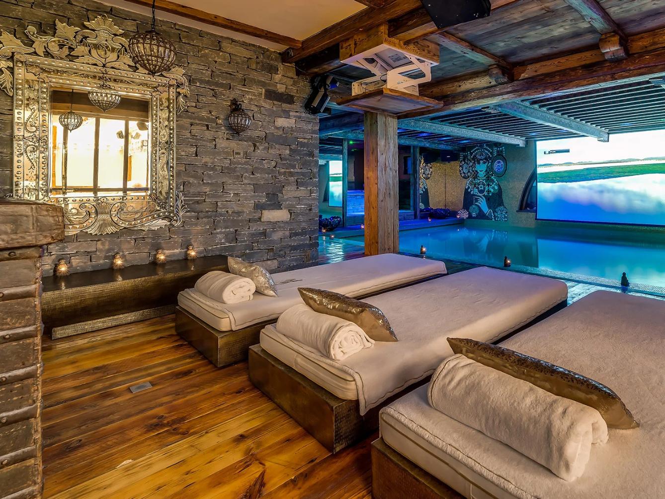 chalet-marco-polo-val-dise-re-consensio-swimming-pool-3-1466094