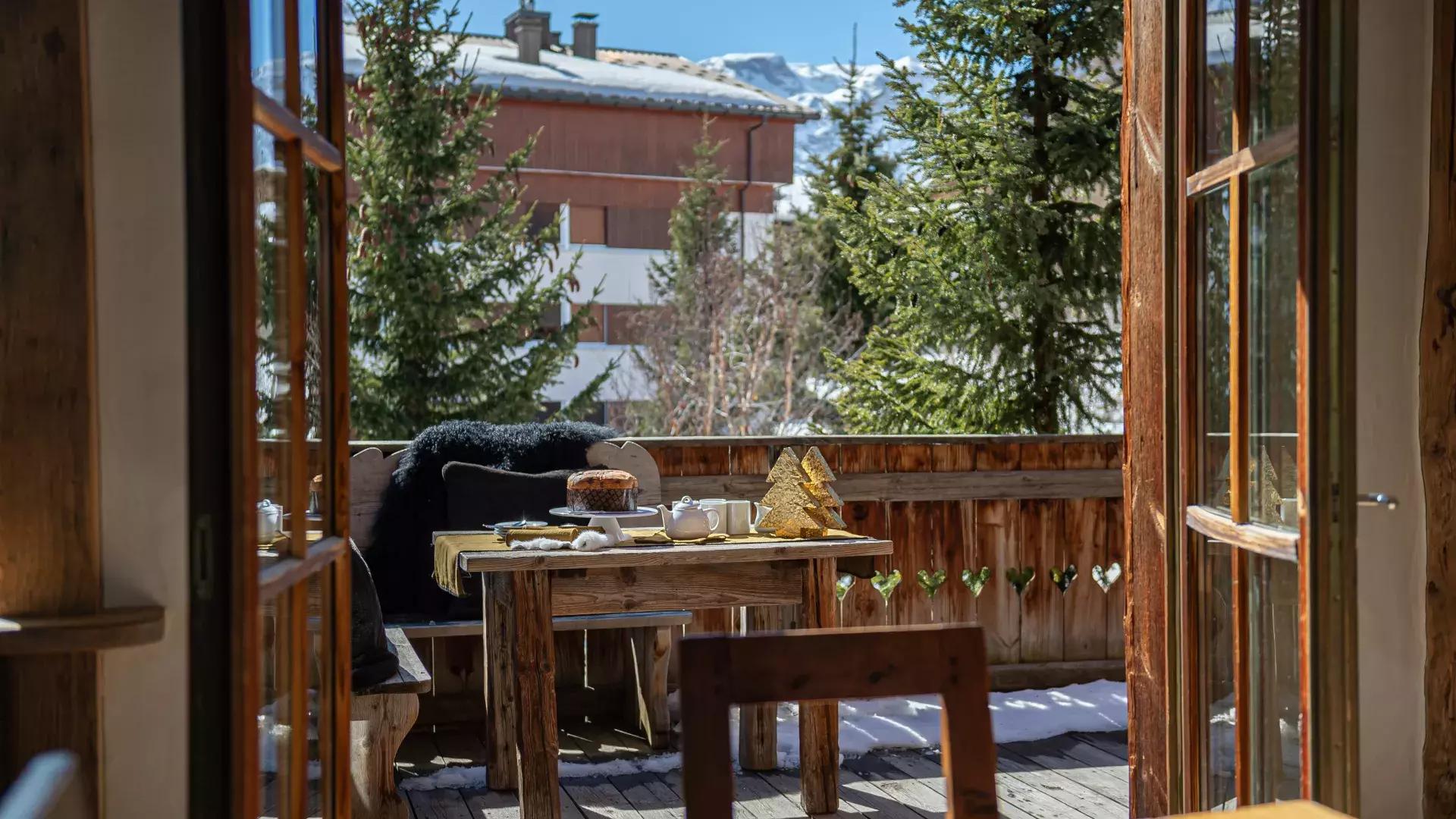 chalet-marie-location-chalets-covarel-val-d-ise-re-alpes-france-terasse-jpg-1450657