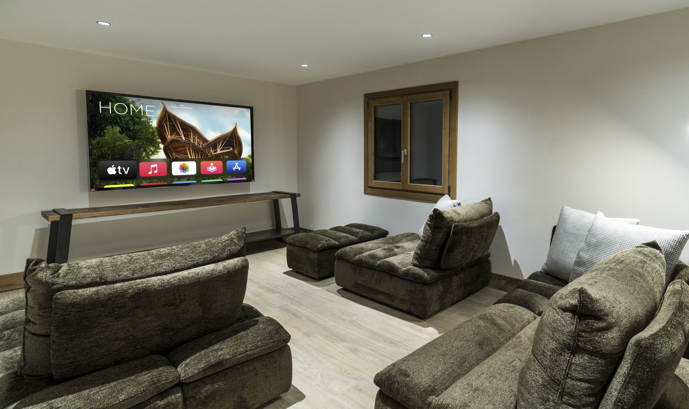 chalet-panda-lodge-meribel-cinema-room-1453060