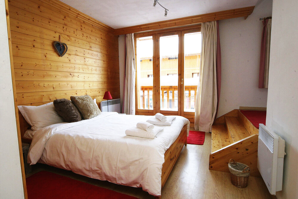 chalet-snowbel-meribel-bedroom-2-394581