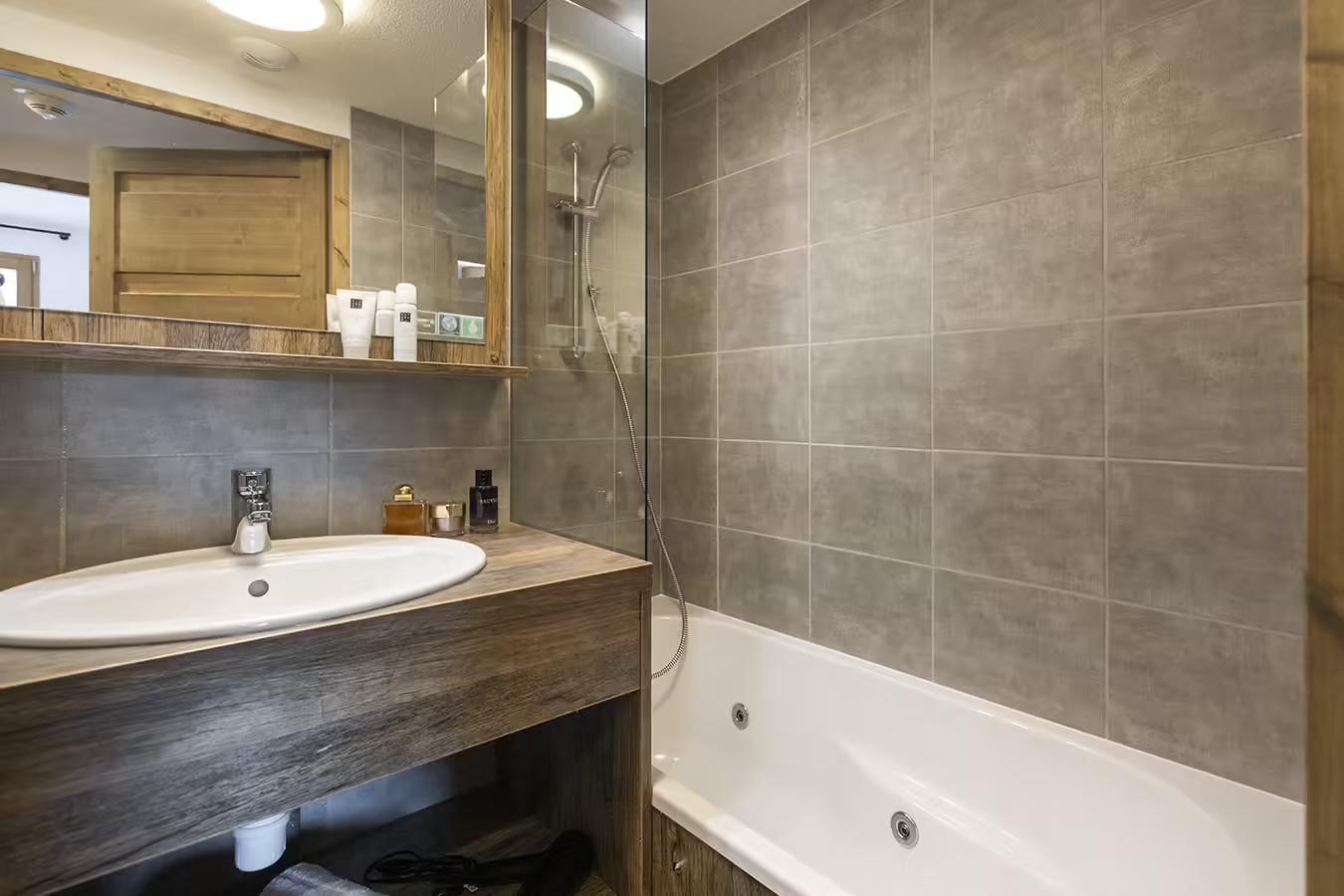 clarines-deux-alpes-s6v-bathroom-461335