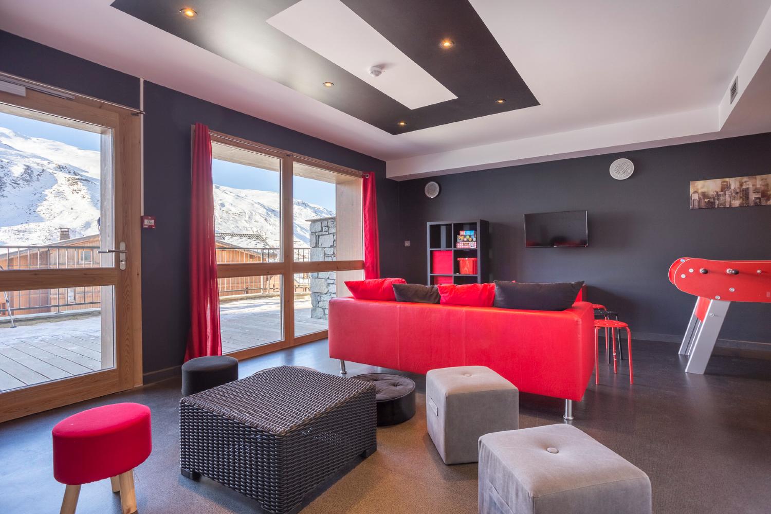 club-le-coeur-des-loges-les-menuires-kids-lounge-461380