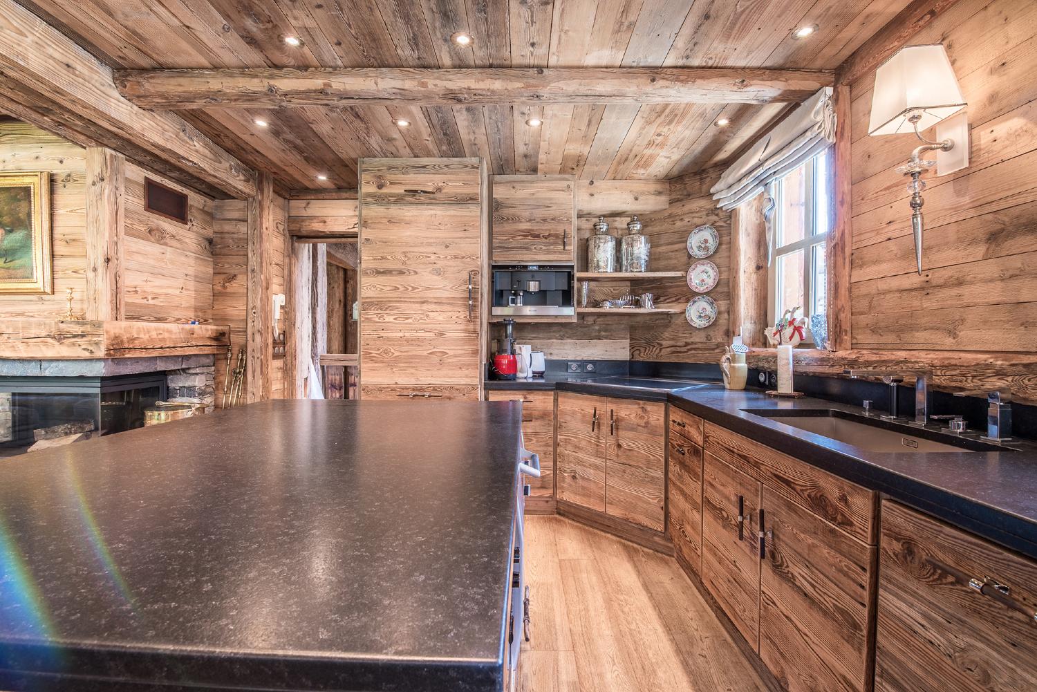 d65a493c-e454-4ac4-a8ce-3c3c0c8ae9bd-1451767