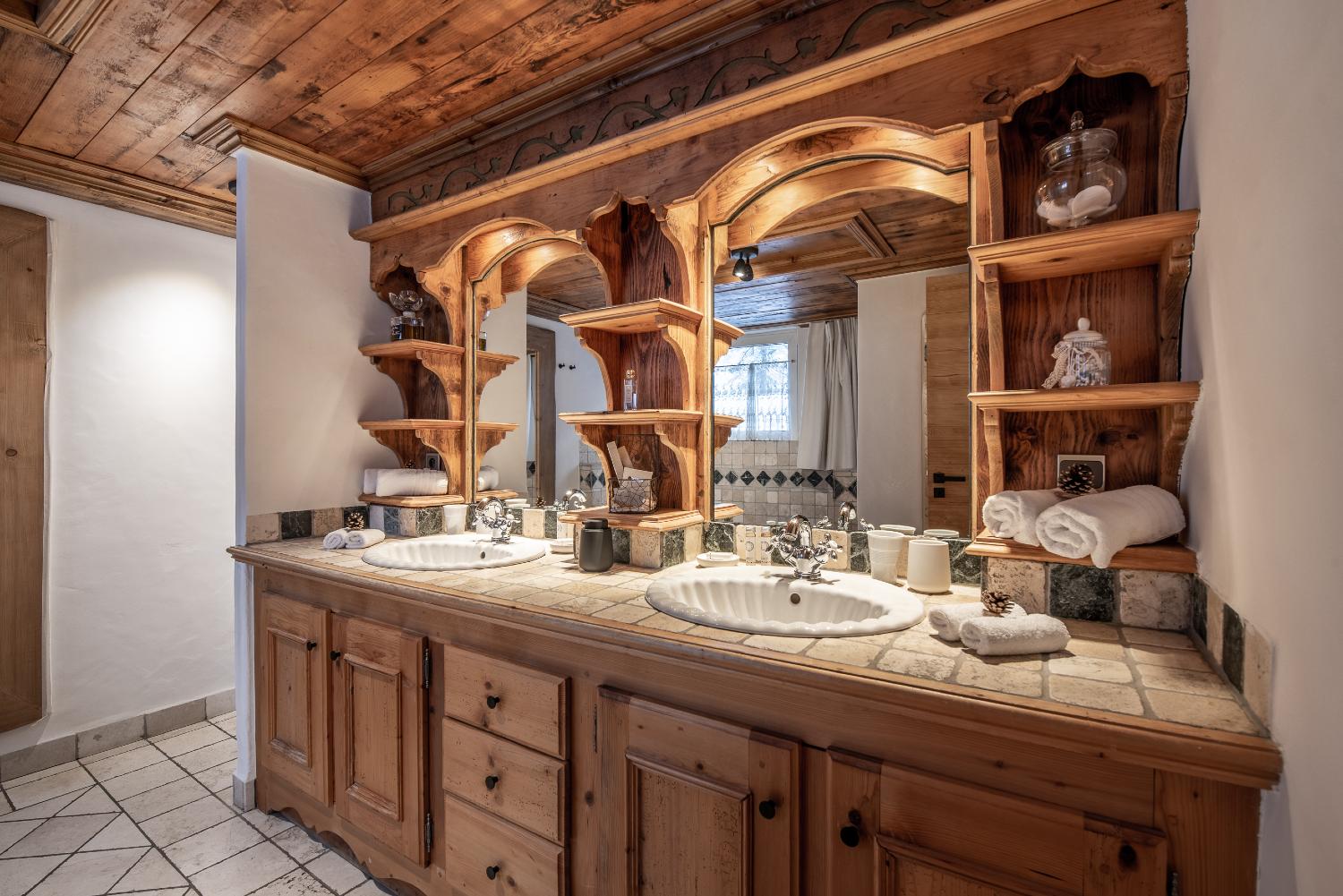 d67812d1-c64a-401b-8d2b-65fc6c3754dd-1451242