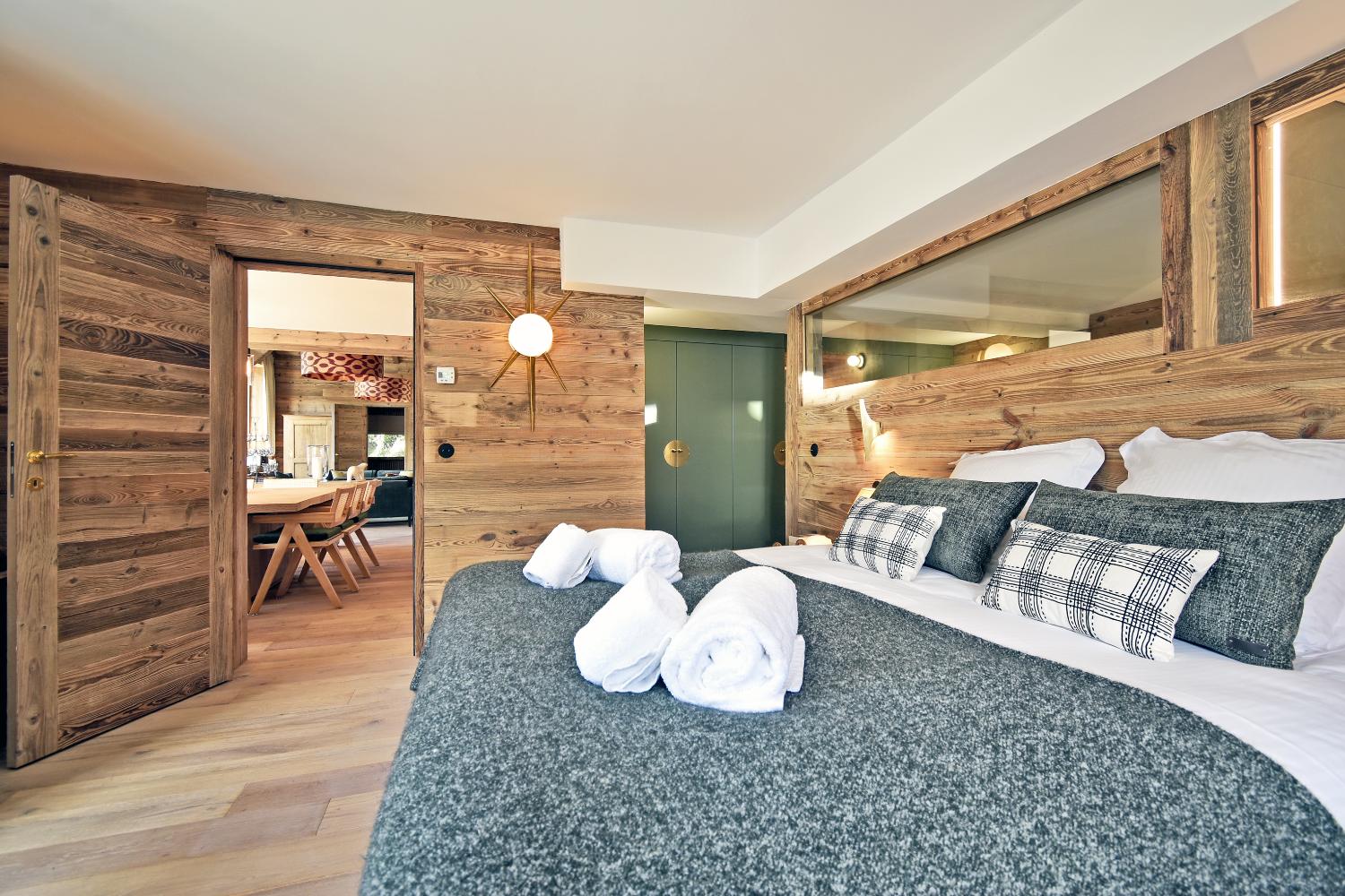 d9ec5ccb-f34a-4050-b46c-9c4a200a48bb-1451008