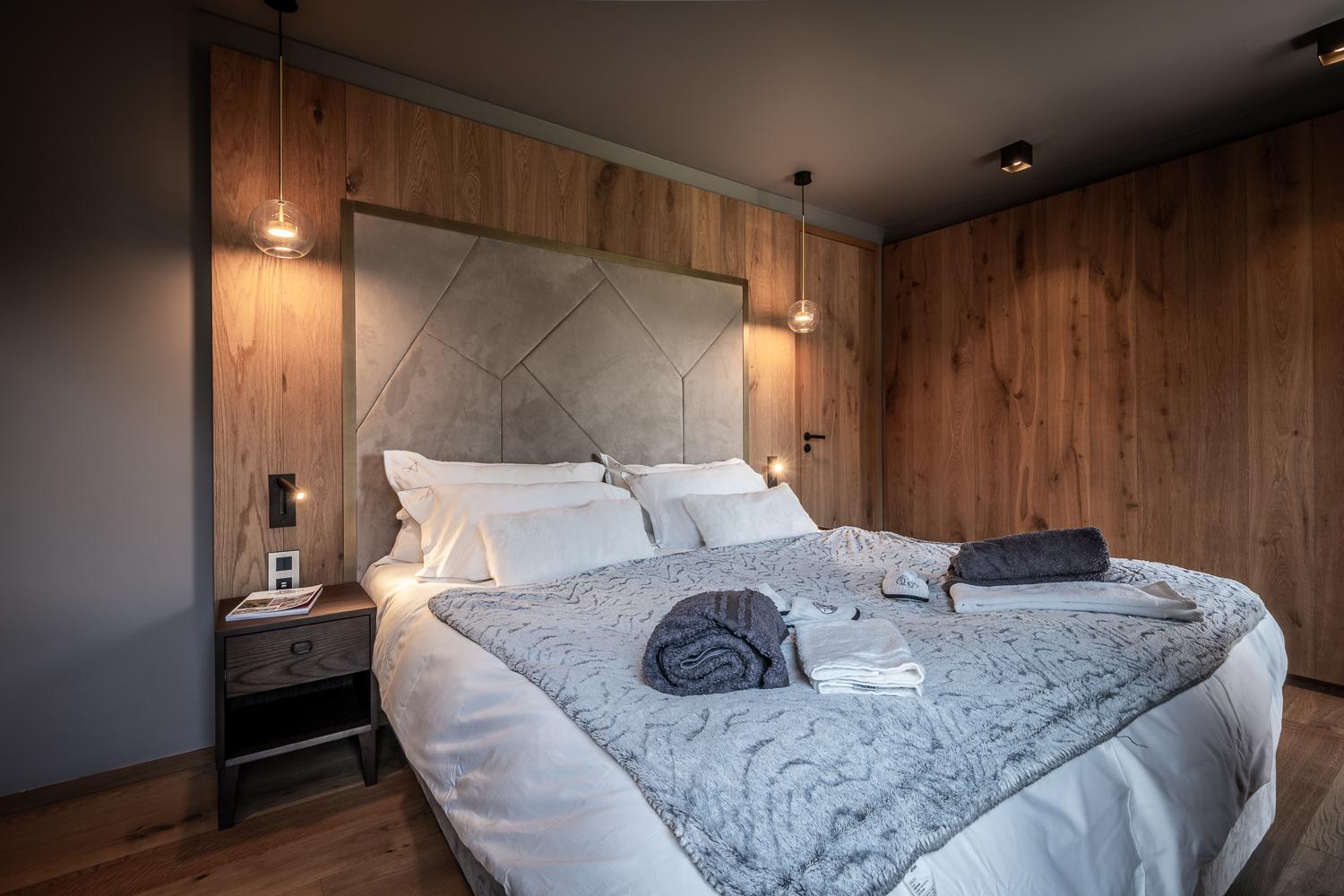 dc527fc0-68d5-42a3-adbb-4d839d71dad0-1451357