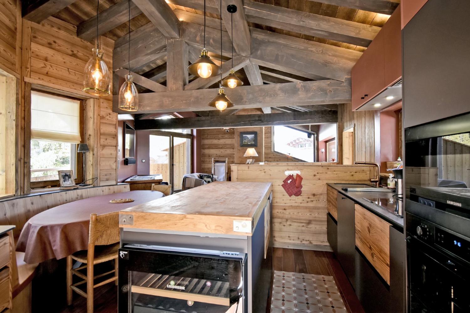 dfcefcf2-eace-4d84-8eb5-72cbf6bbd1df-1451413