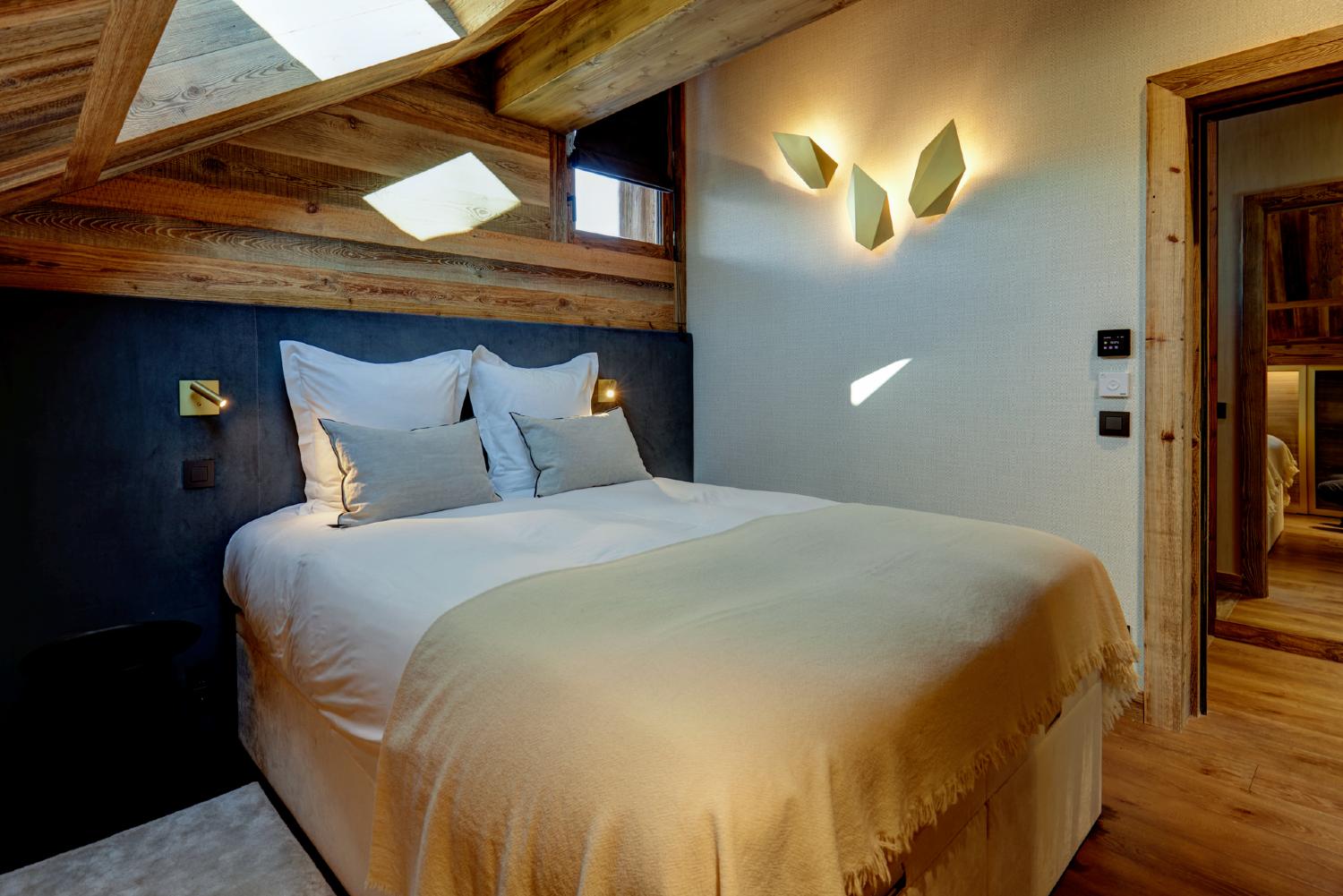 e8b7d69b-1390-411f-a97c-8636f49615ef-1450973