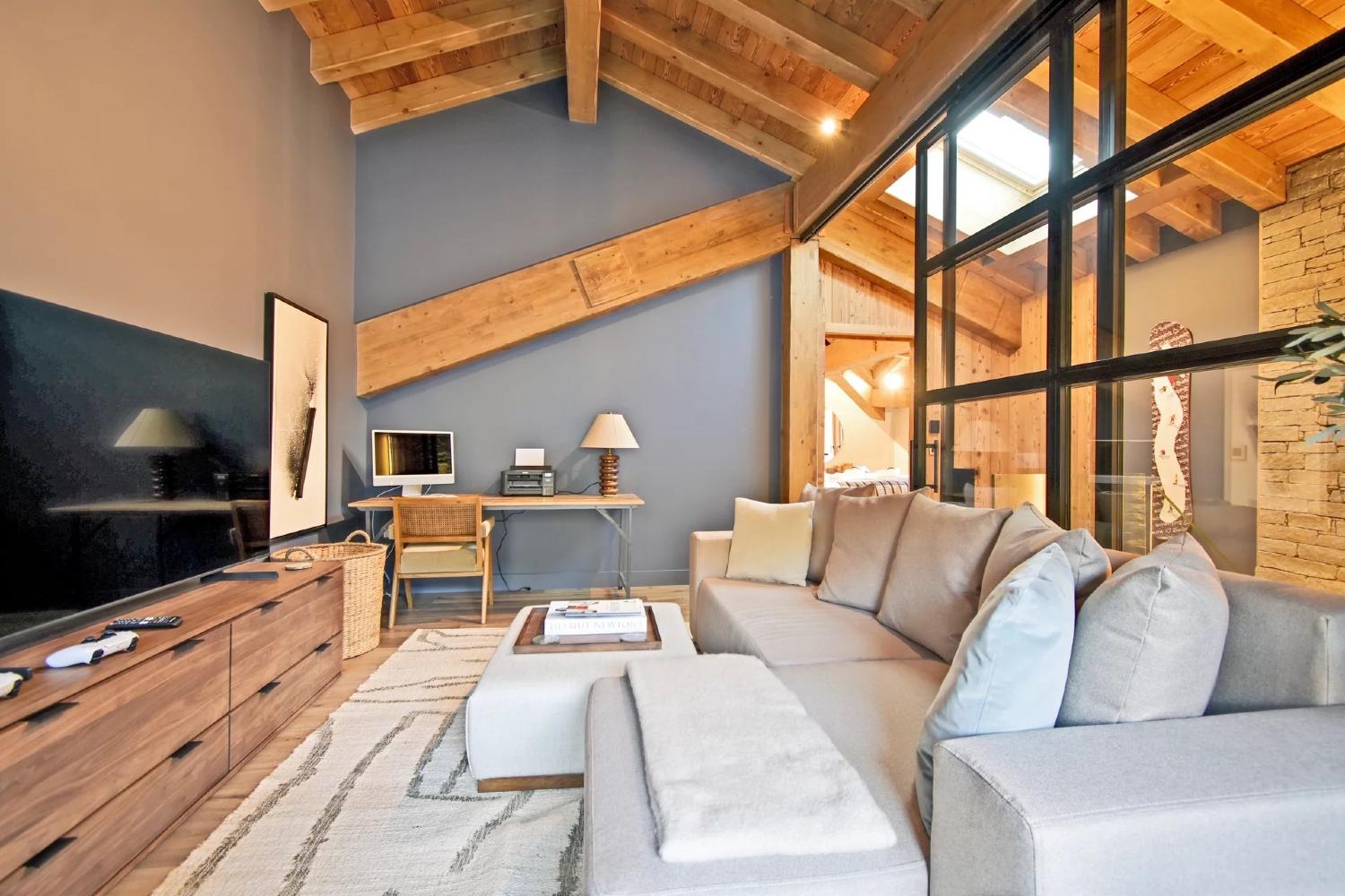 eb73e0d4-890d-43b0-bd58-6225895ca6f8-1267153