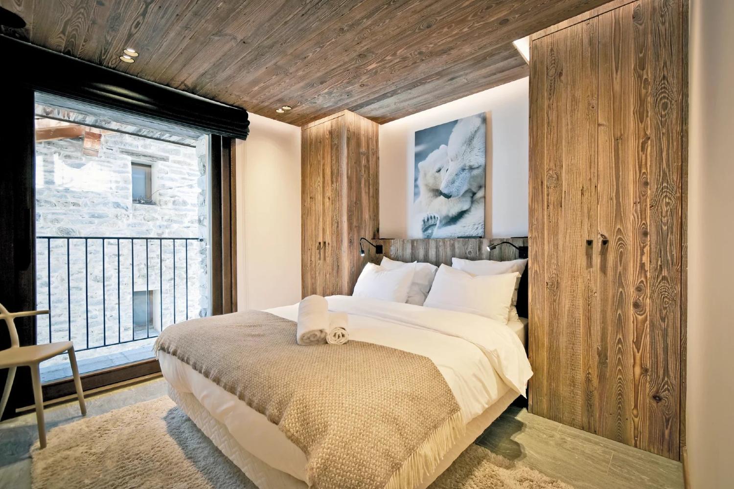 efc2dab6-f279-40b2-b7d0-4a98c1a1853c-1451072