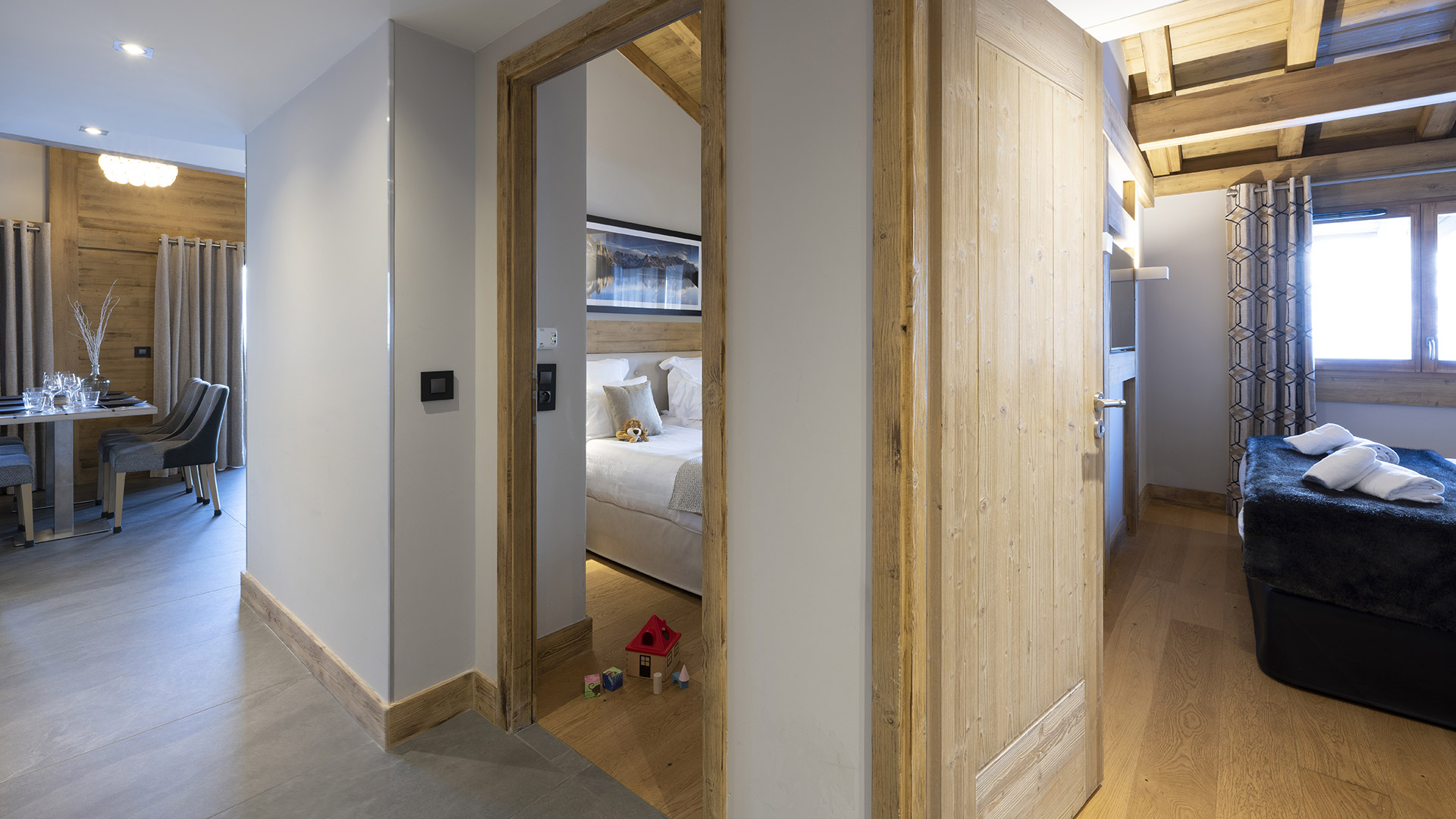 entree-appartement-residence-chalets-elena-mgm-hotels-residences-19789-133