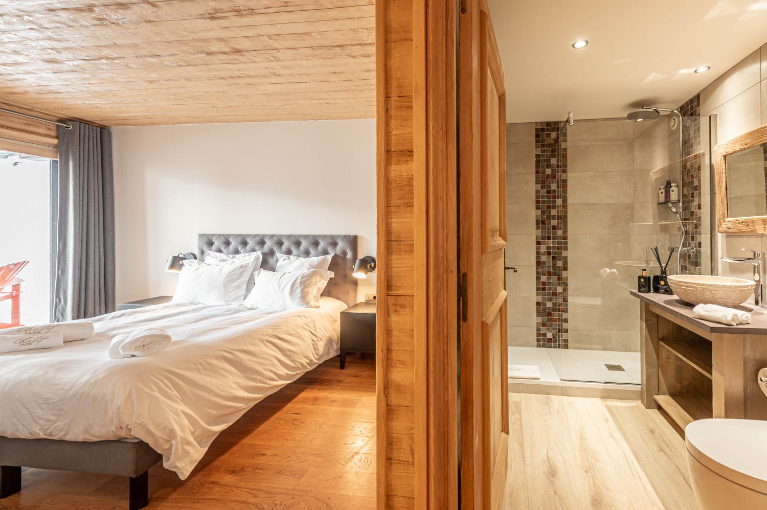 f4215bb3-84d3-4ed6-a8f5-aa850c3d5033-1451665