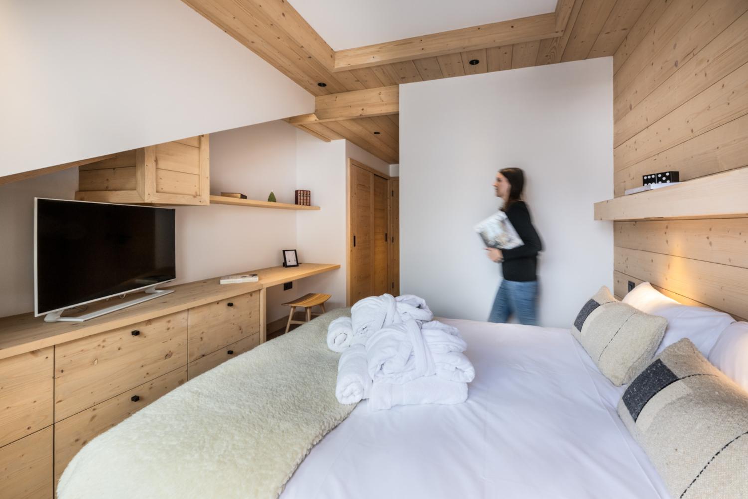 falcon-meribel-philippe-gal-a20-224-753107