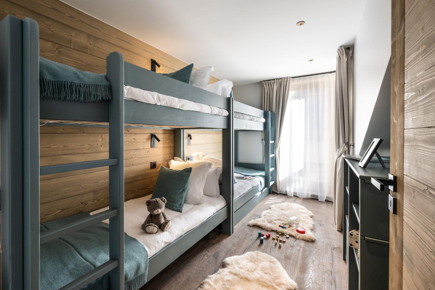 falcon-meribel-philippe-gal-c22-064-753271