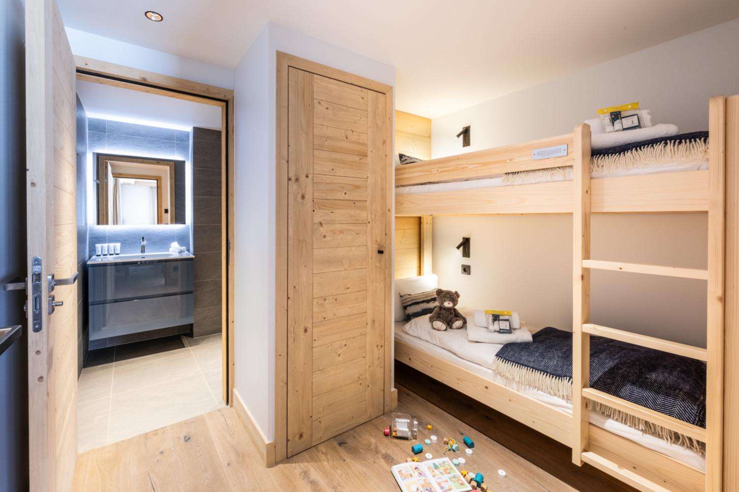 falcon-meribel-philippe-gal-d01-031-753282